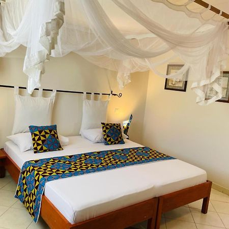 Le Lodge Des Almadies Dakar Bagian luar foto
