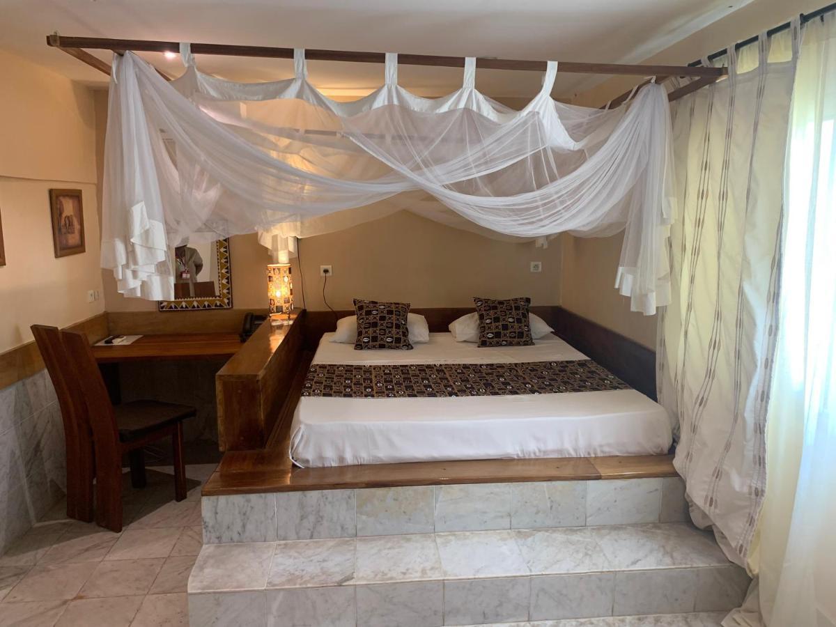 Le Lodge Des Almadies Dakar Bagian luar foto