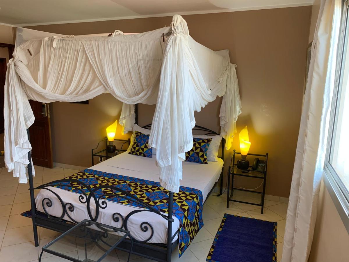 Le Lodge Des Almadies Dakar Bagian luar foto