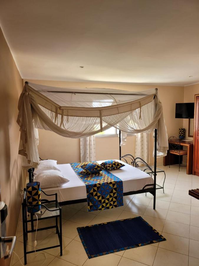 Le Lodge Des Almadies Dakar Bagian luar foto
