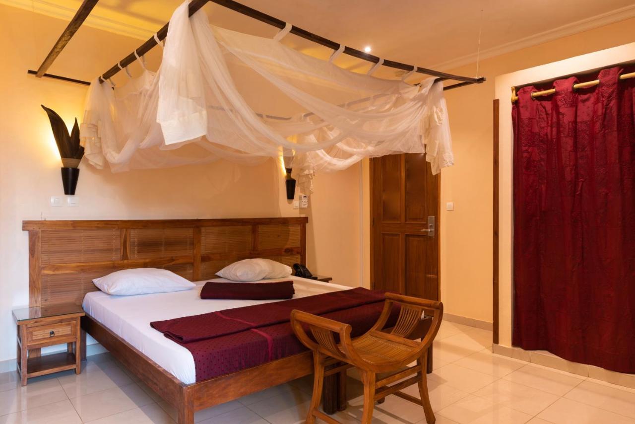 Le Lodge Des Almadies Dakar Bagian luar foto