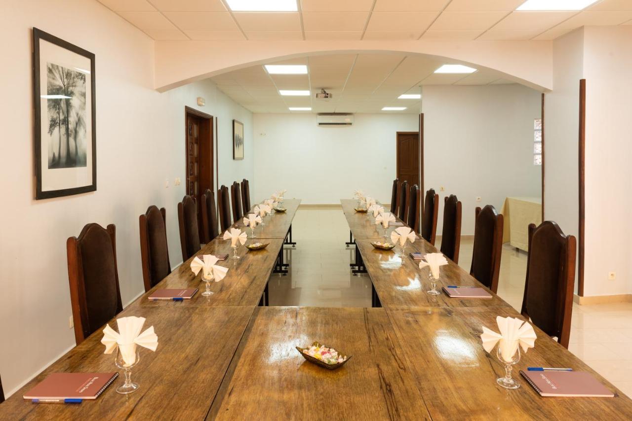 Le Lodge Des Almadies Dakar Bagian luar foto