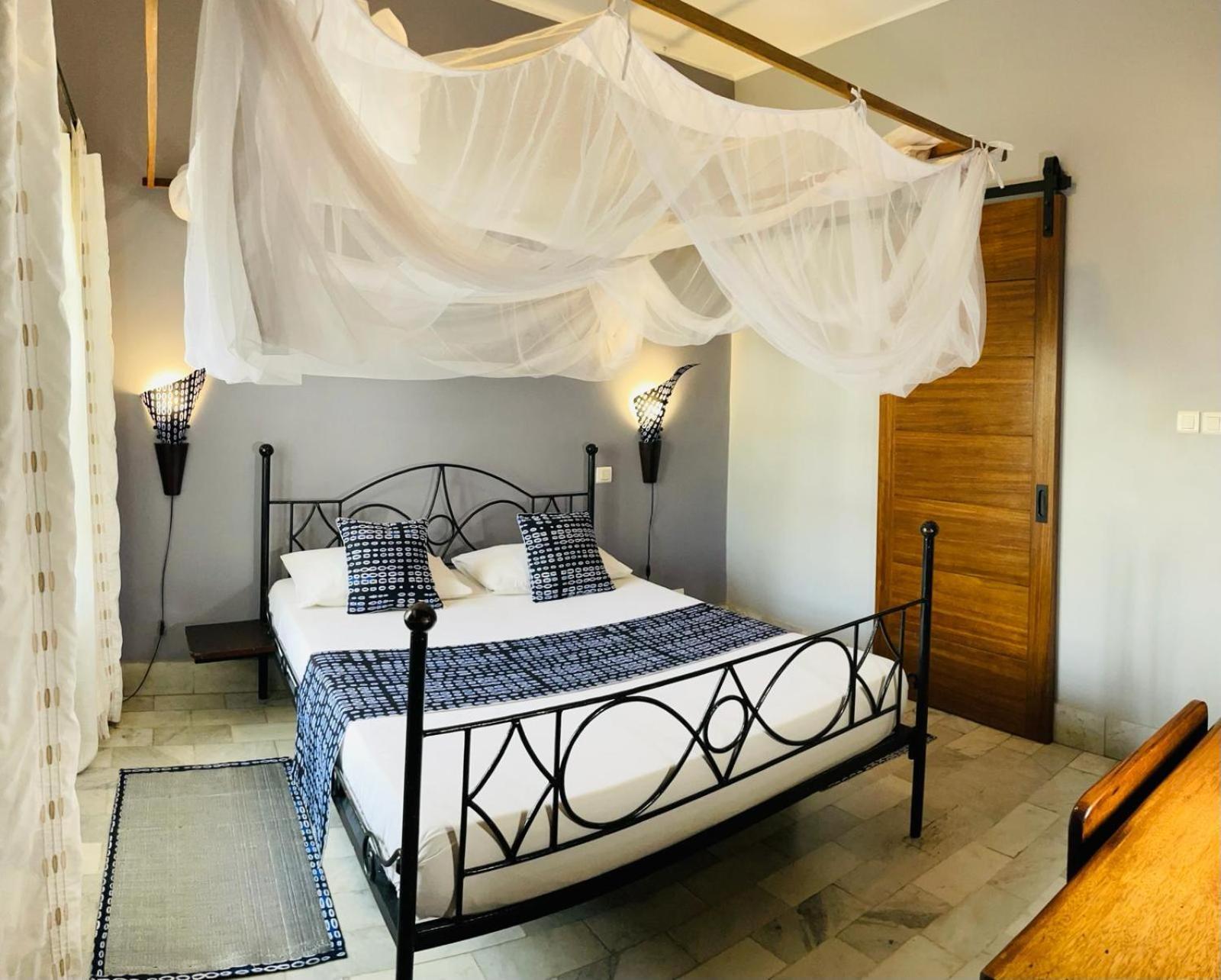 Le Lodge Des Almadies Dakar Bagian luar foto