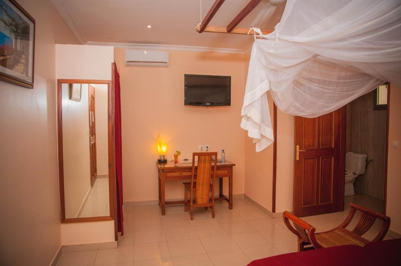 Le Lodge Des Almadies Dakar Bagian luar foto